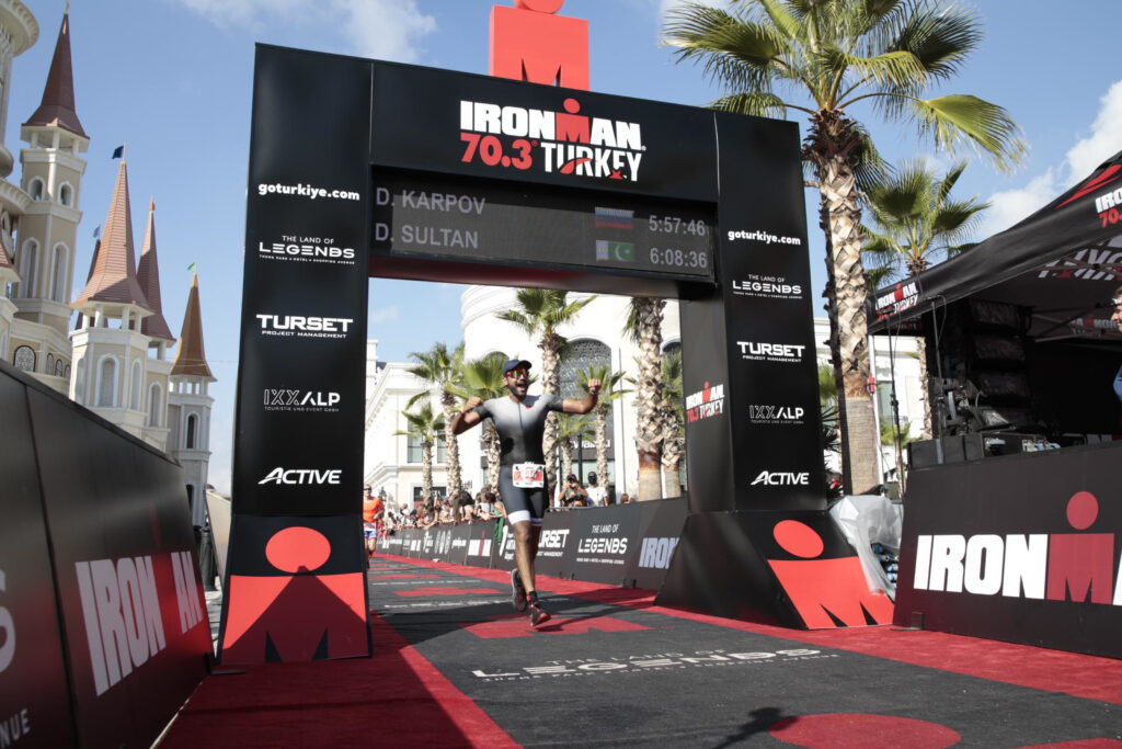 43 m fpix 27 01022304 digital highres 4611 084929 7133026